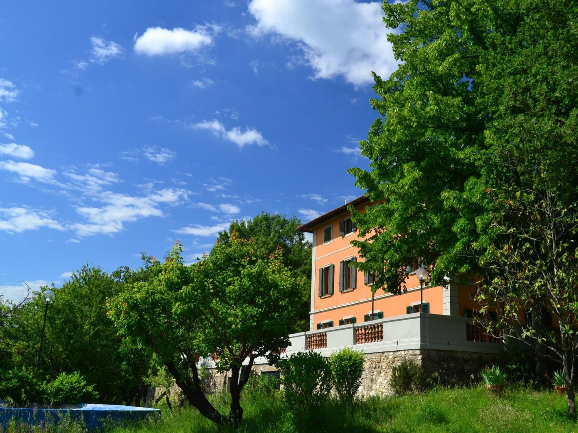Lovely Holiday Home In Montefiridolfi With Hill View 외부 사진