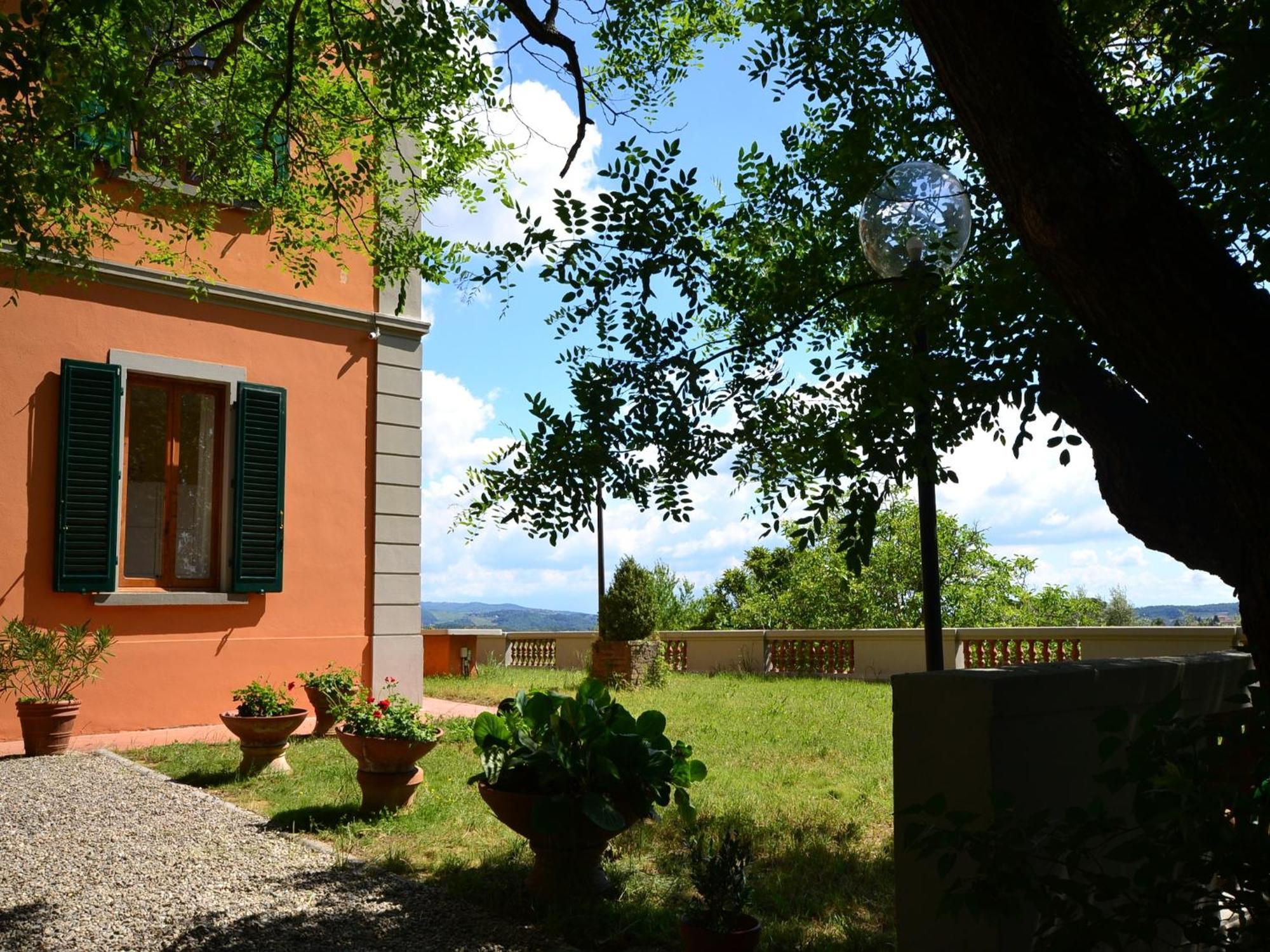 Lovely Holiday Home In Montefiridolfi With Hill View 외부 사진