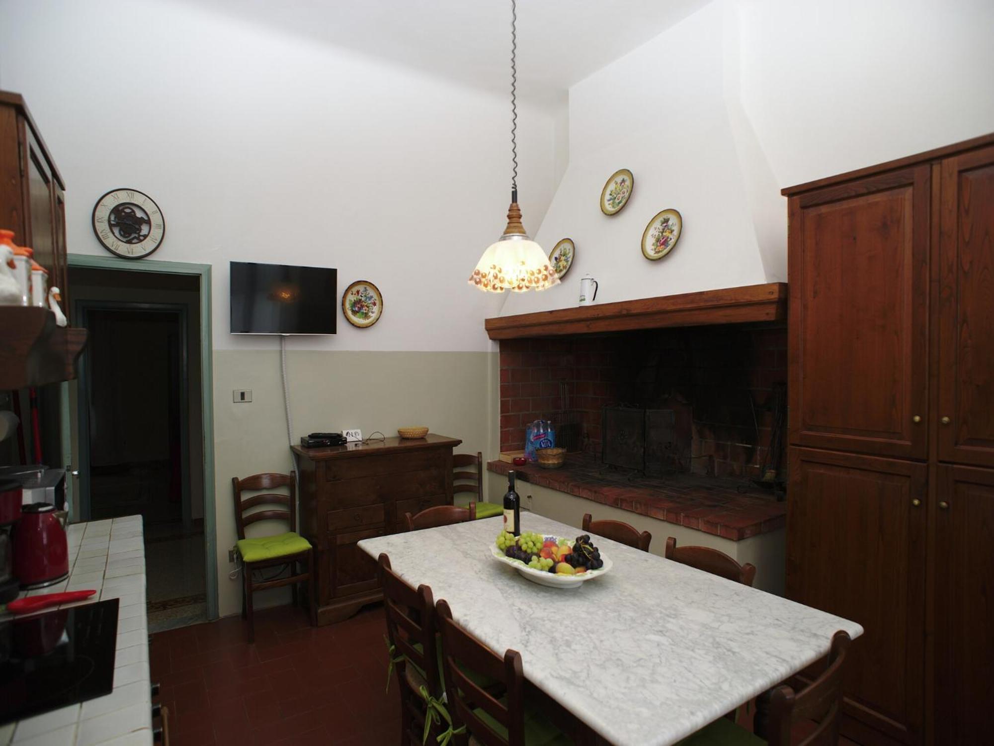 Lovely Holiday Home In Montefiridolfi With Hill View 외부 사진